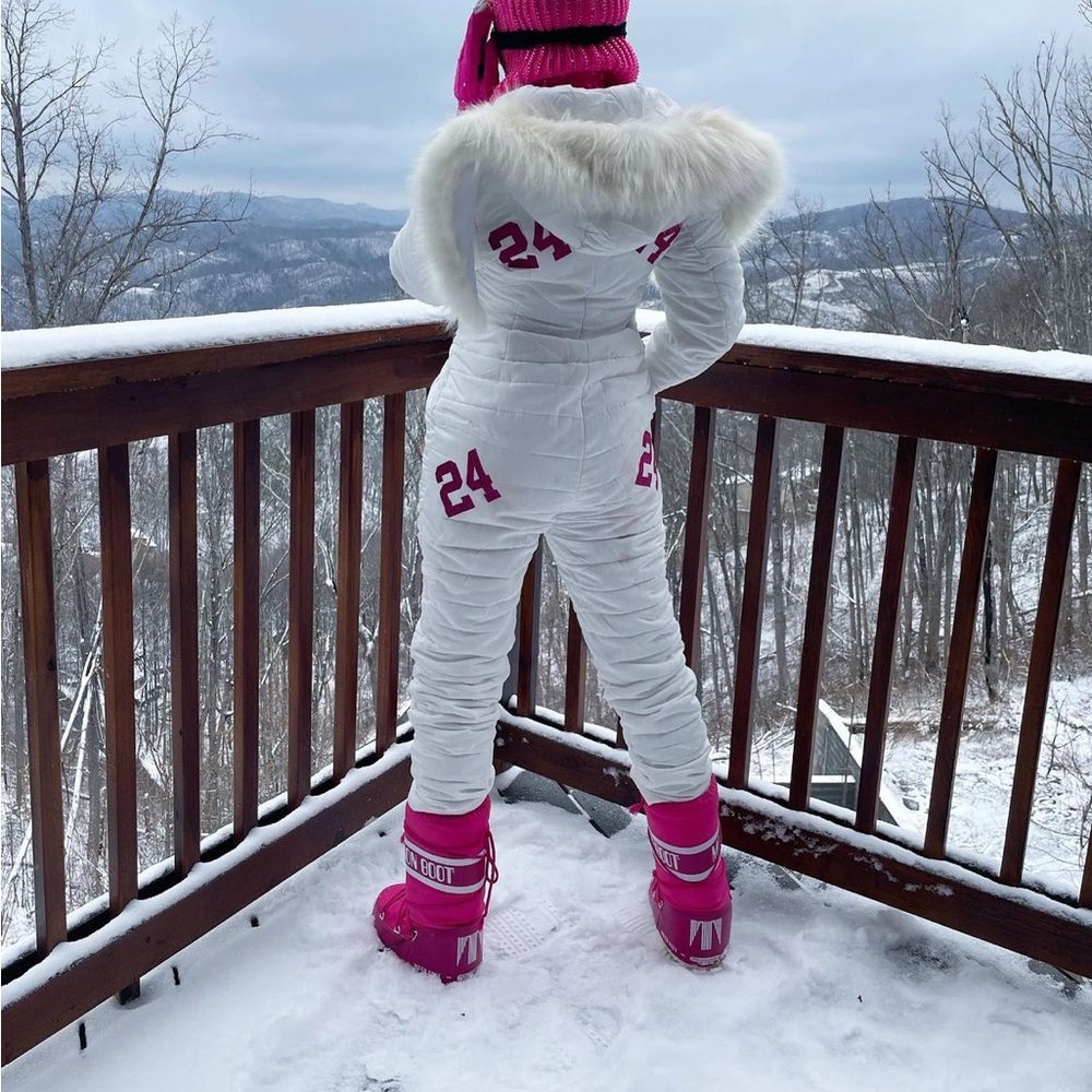WHITE CUSTOM 24 snow suit